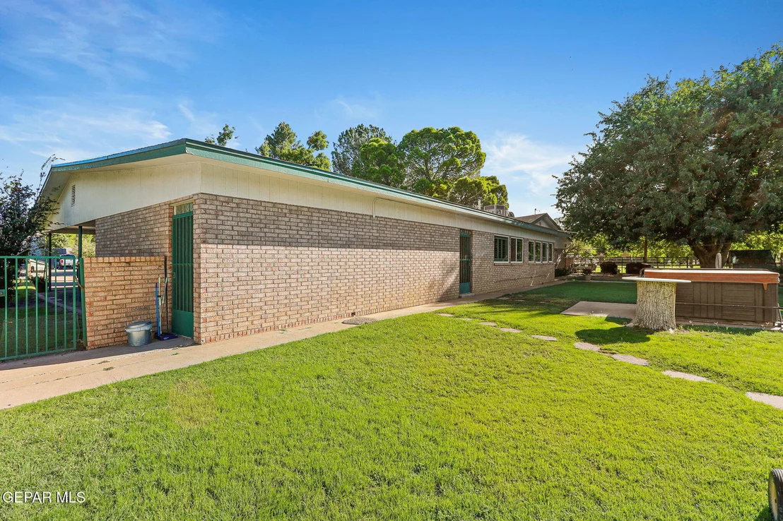 Photo of 136 LAURA GALE Drive