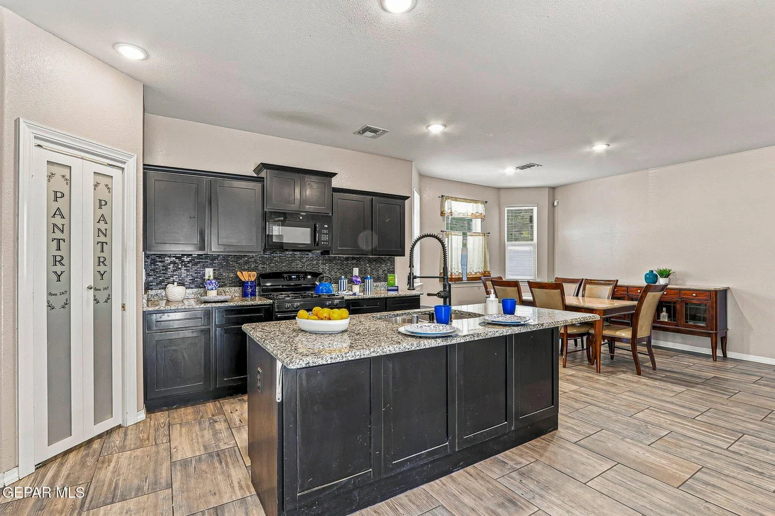 Photo of 2156 THOMAS LACKLAND Street