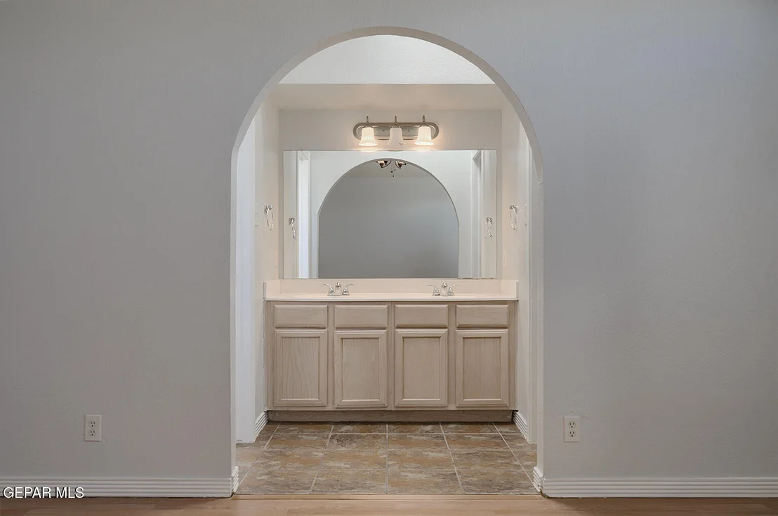 Photo of 3321 CHICKASAW Drive