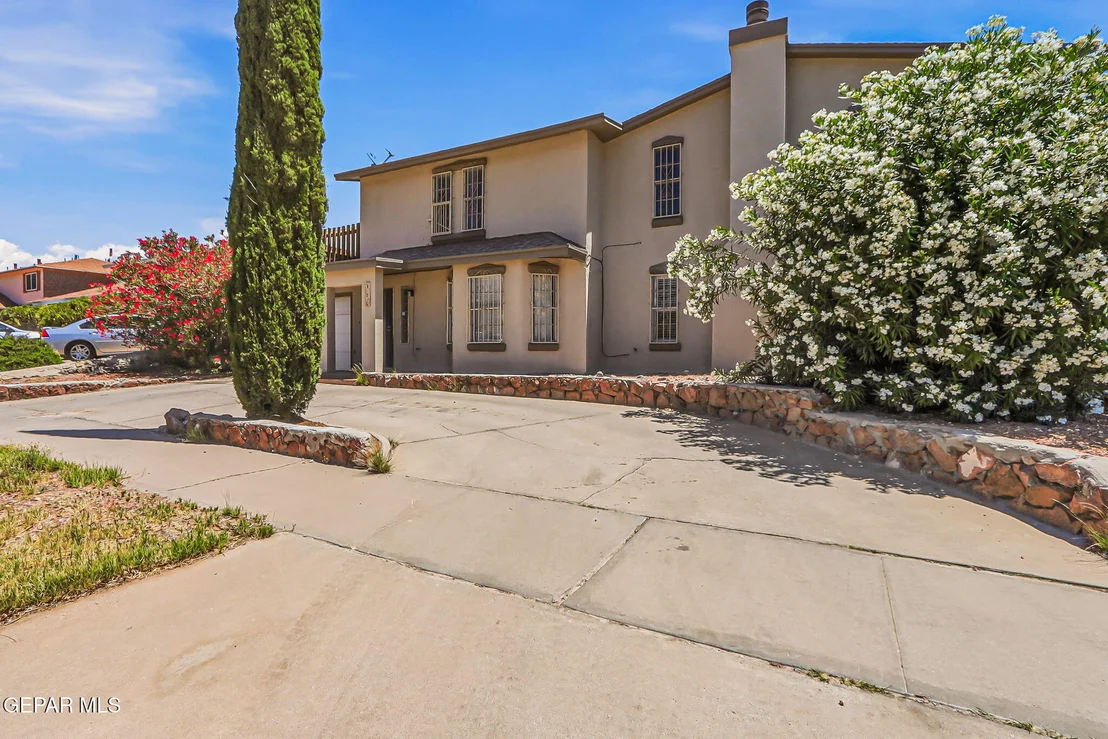 Photo of Unit 2 at 1530 Common Drive