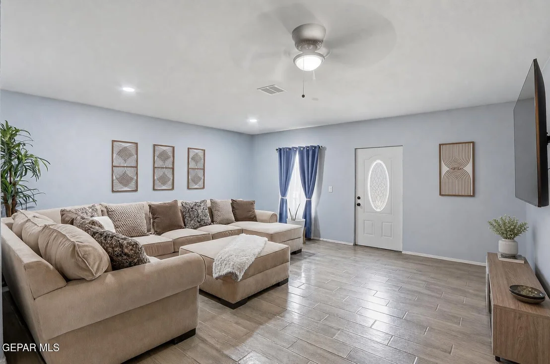 Photo of 10816 OPALSTONE Street