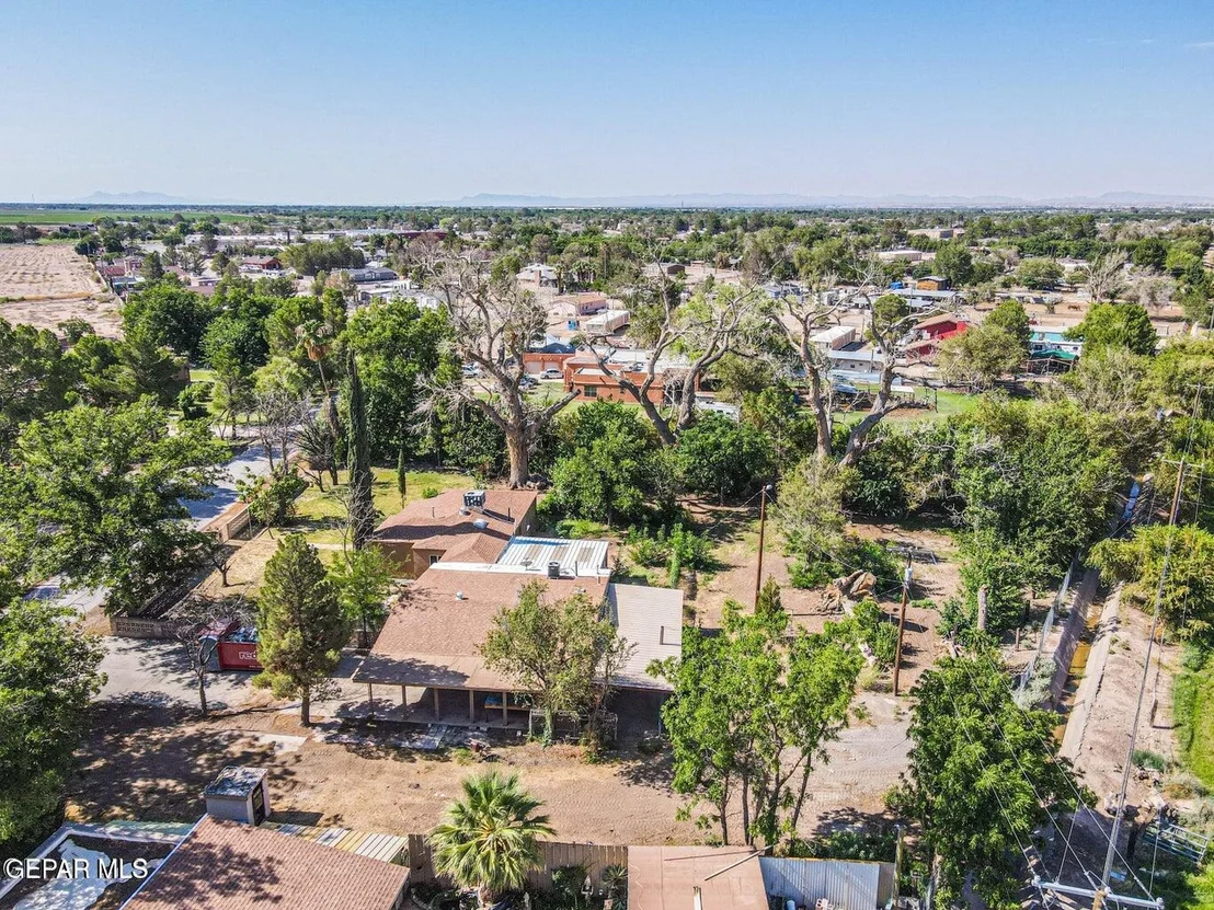 Photo of 915 Sparks Circle