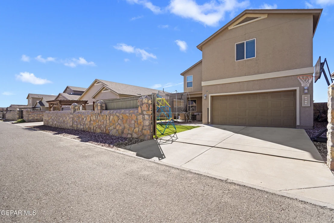 Photo of 2140 THOMAS LACKLAND Street