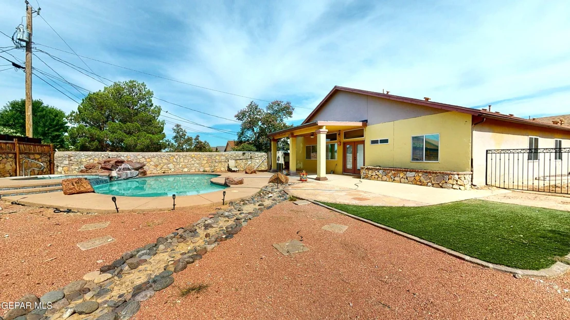 Photo of 820 La Florida Drive