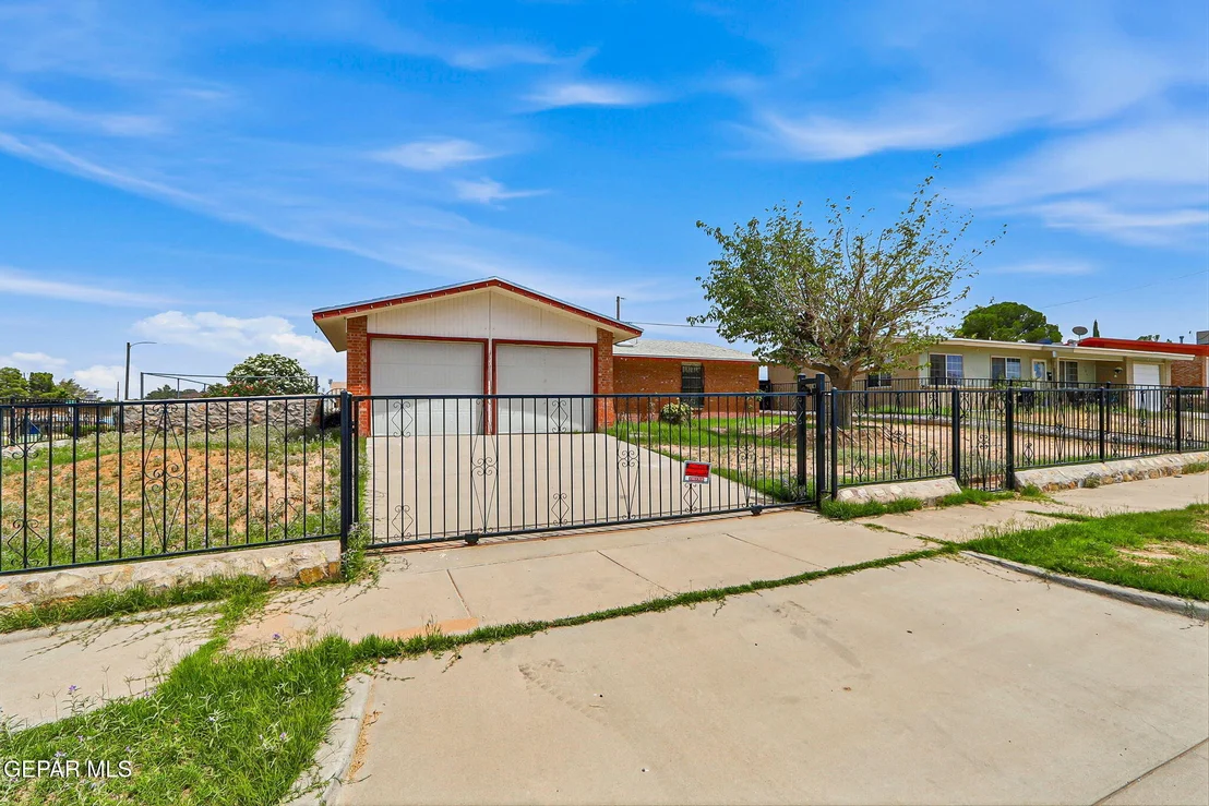 Photo of 2168 SEPTIEMBRE Drive