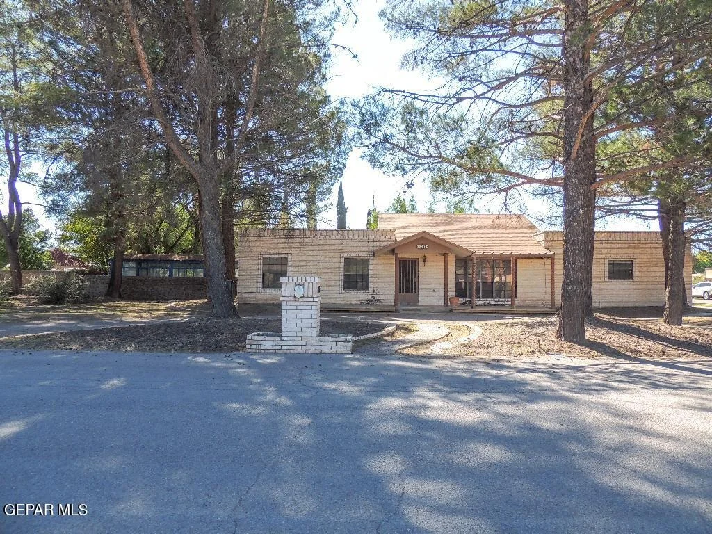 Photo of 1067 Esplanada Circle