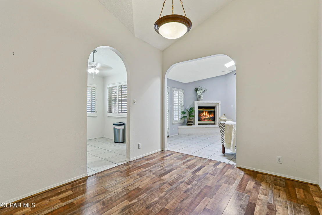 Photo of 1400 Maple Ridge Way