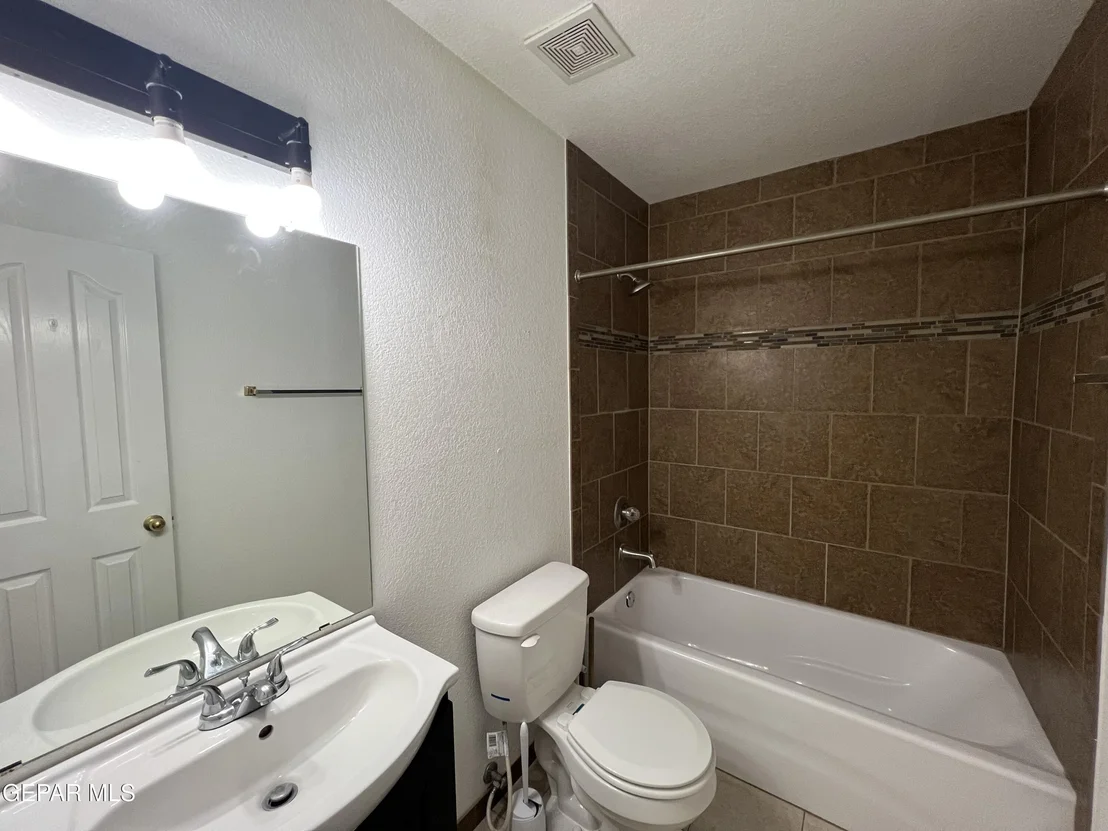 Photo of 10256 VALLE SUAVE Drive