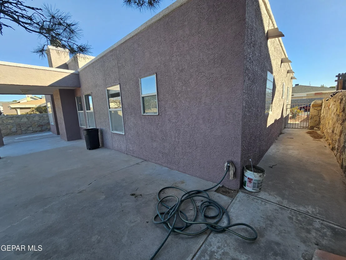 Photo of 2155 SUN MANOR Drive