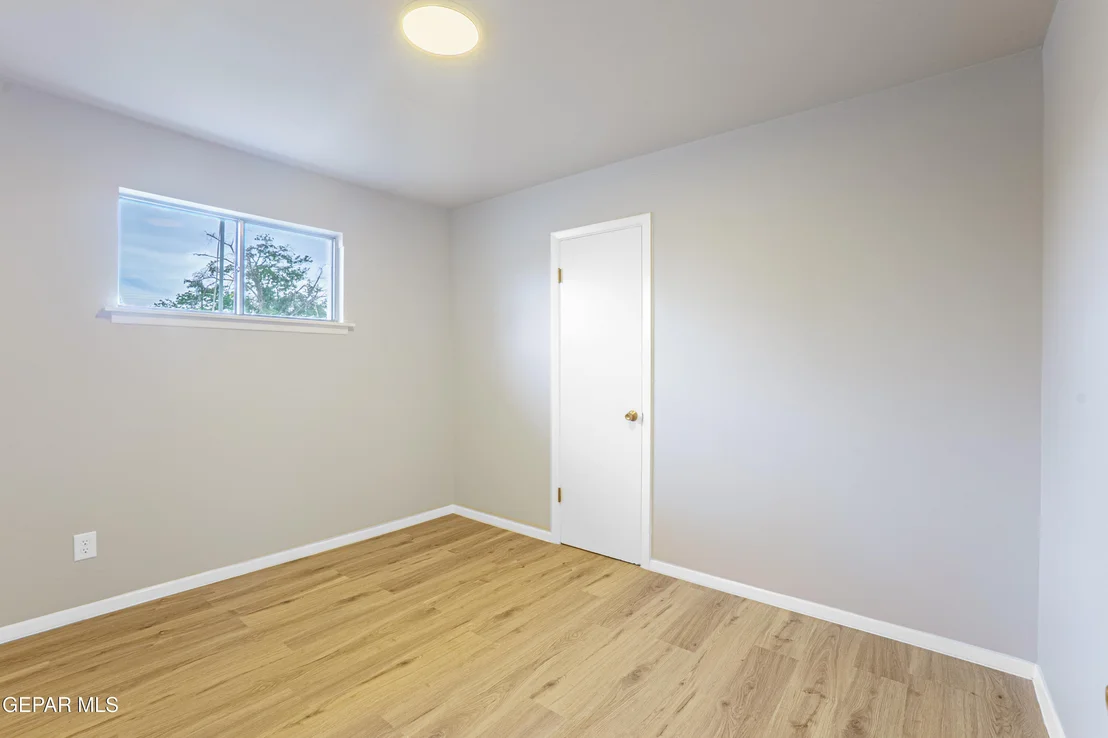 Photo of 5633 ARROWHEAD Drive