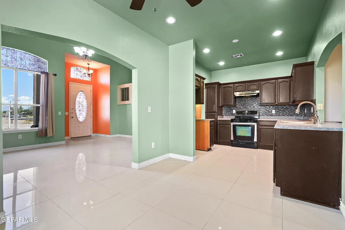 Photo of 10400 MACKENZIE ANN Place