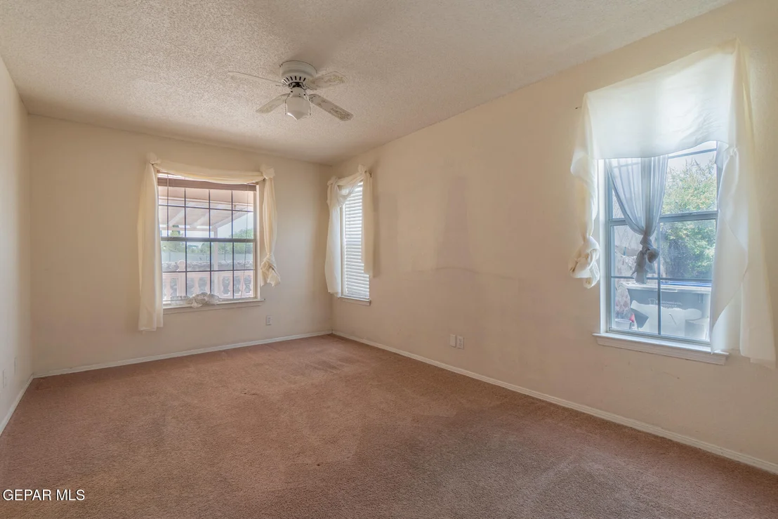 Photo of 5920 W VALLEY Circle