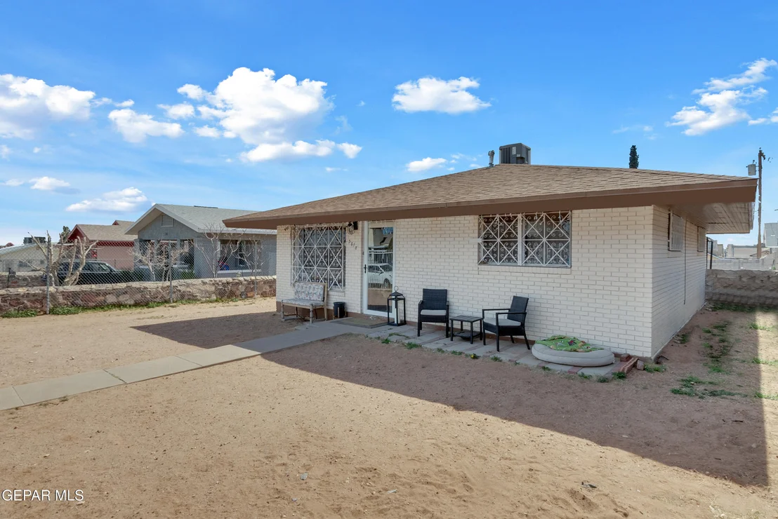 Photo of 3818 JACKSON Avenue