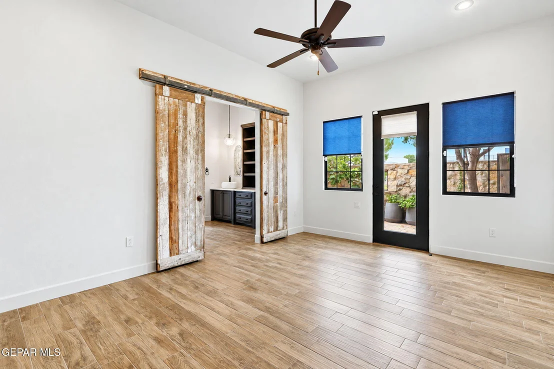 Photo of 5617 RIVER RUN Street