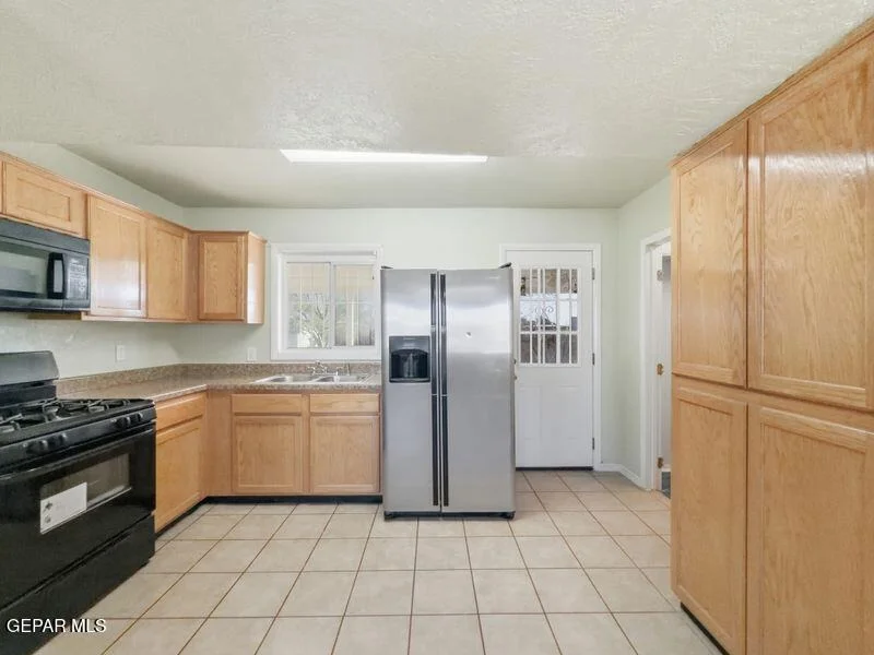 Photo of 6404 MOHAWK Avenue