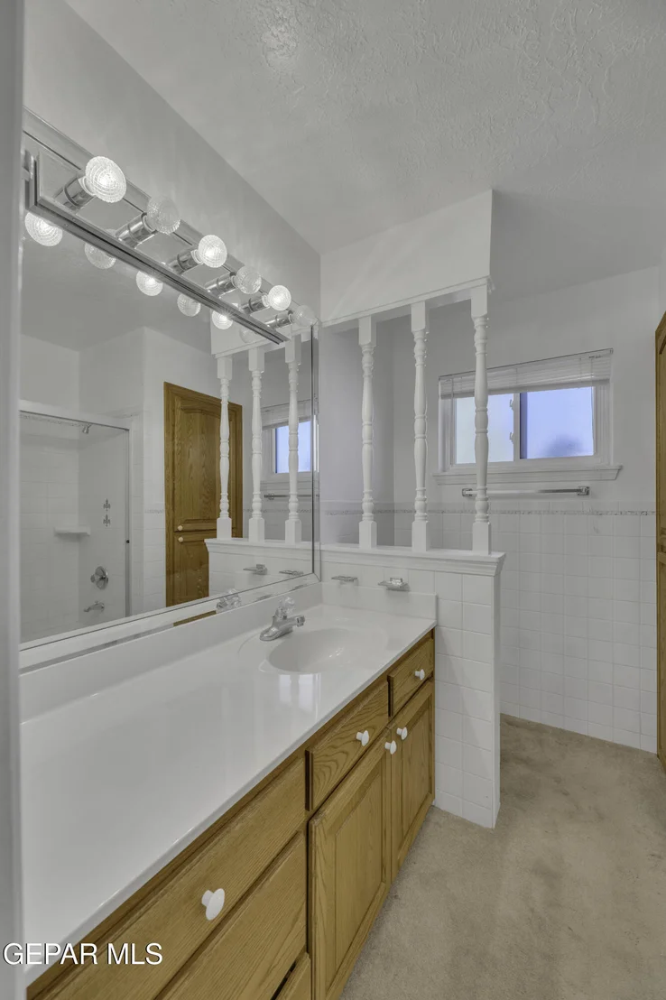 Photo of 612 SOMERSET Drive
