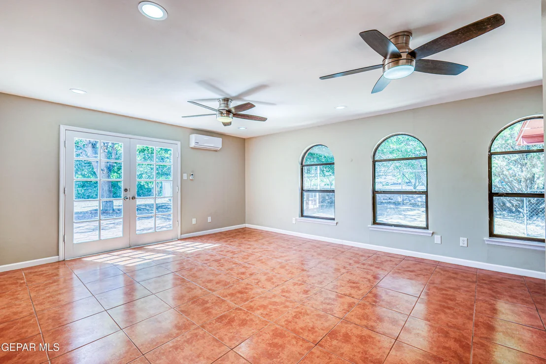 Photo of 3223 Suffolk Road