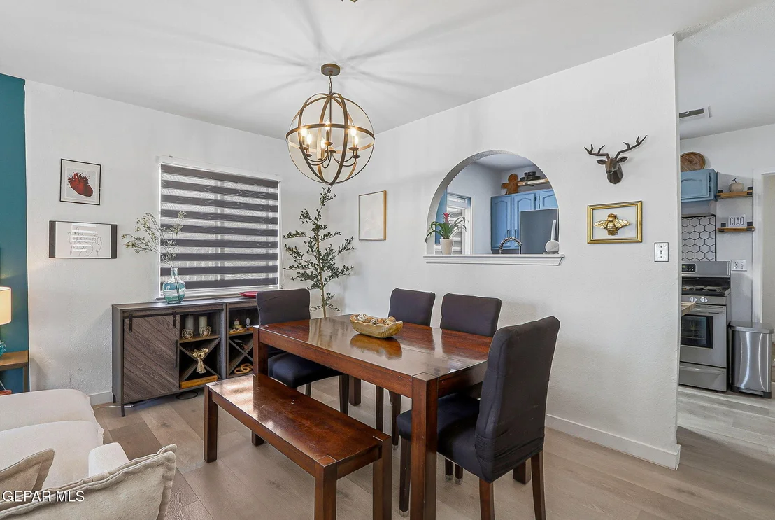 Photo of 2802 CASTLE HILL Circle