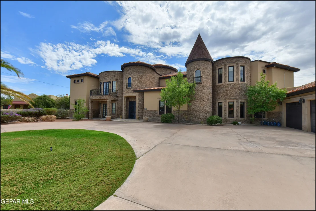 Photo of 4006 ROADSIDE Court