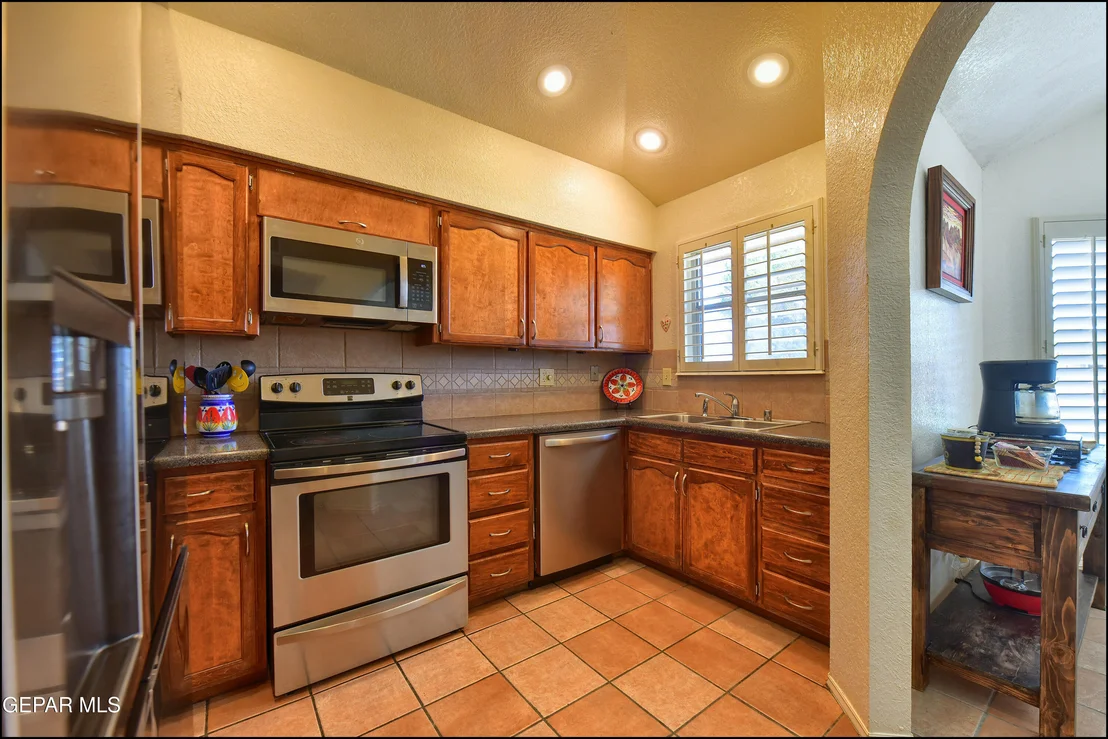 Photo of 6827 AMPOSTA Drive