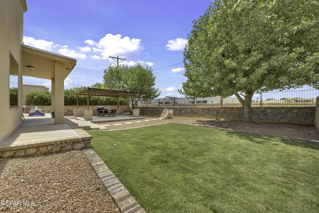 Photo of 5649 VALLEY MAPLE Drive