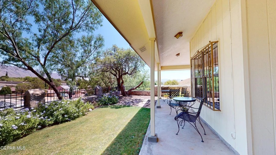 Photo of 724 CHELTENHAM Drive