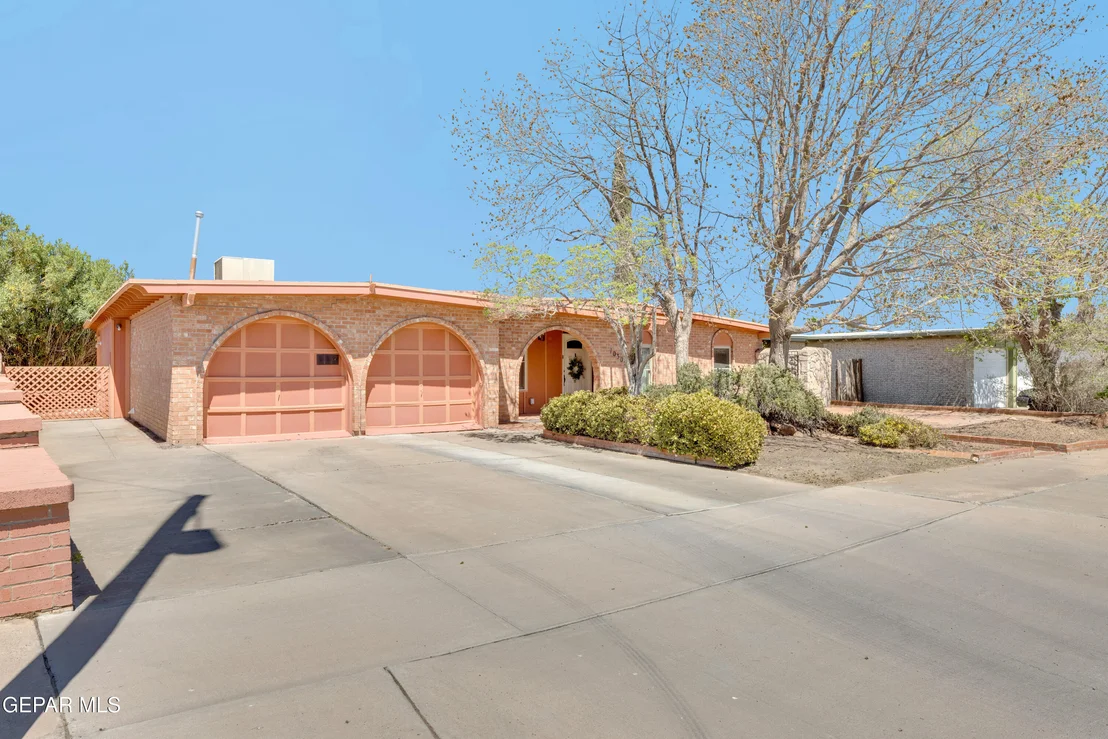 Photo of 10305 ASHWOOD Drive
