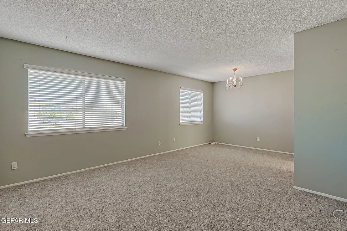 Photo of 7213 CLEMENTE Avenue