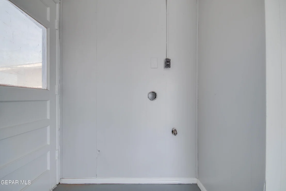 Photo of 6012 SINCLAIR Street
