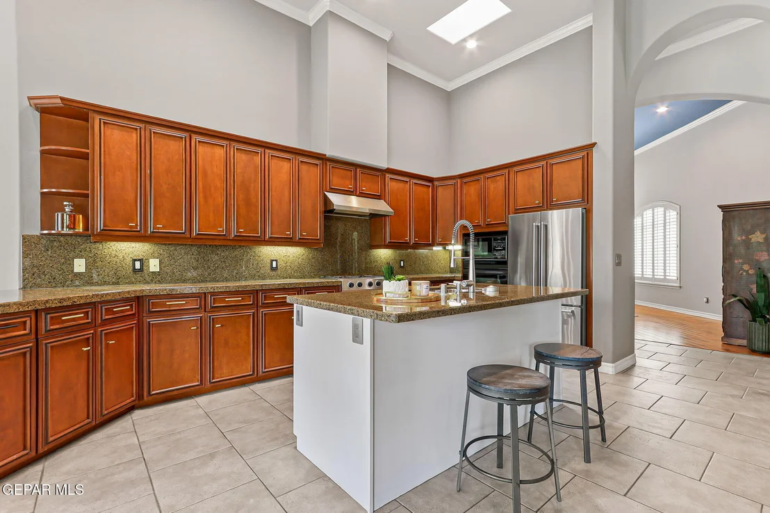 Photo of 5301 UPPER VALLEY Road