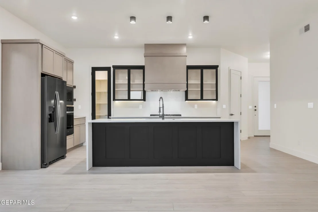 Photo of 621 Paseo de la Reina Street