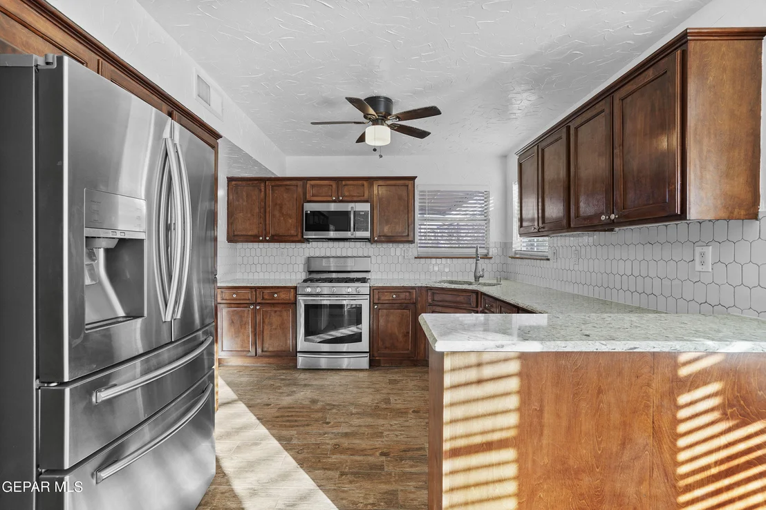 Photo of 3085 KINGS CROWN Place