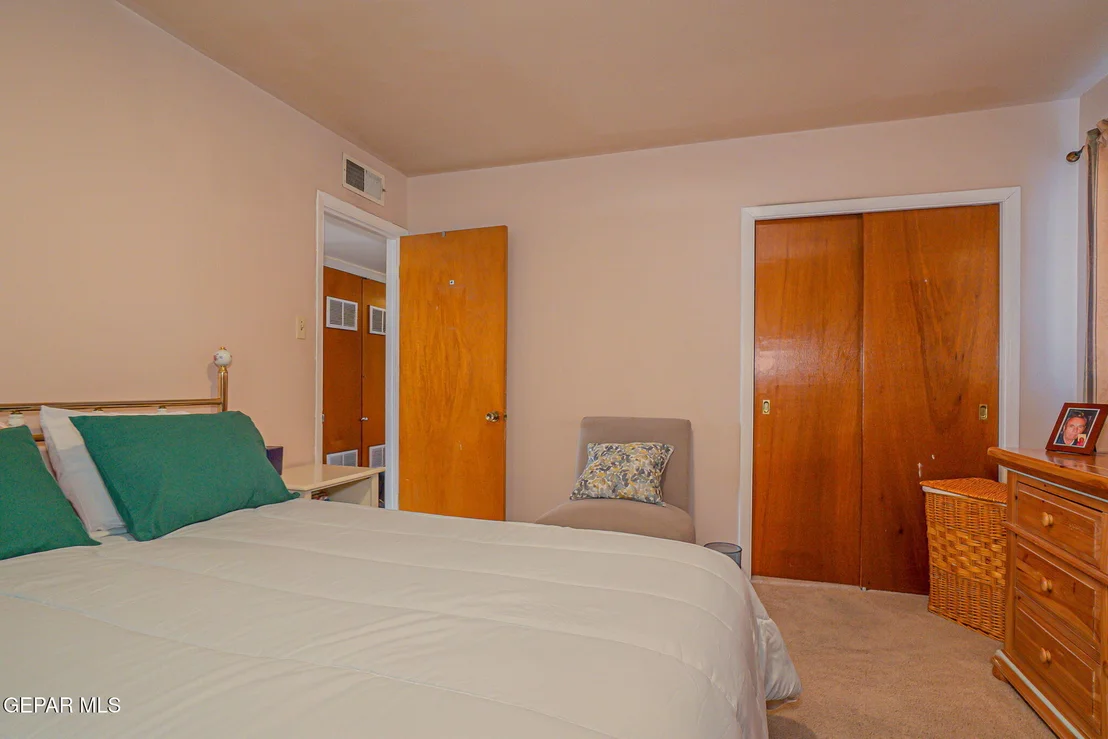 Photo of 6049 ISABELLA Drive