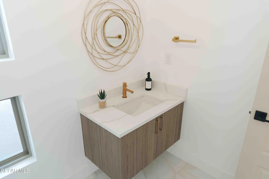 Photo of 653 BIR Circle