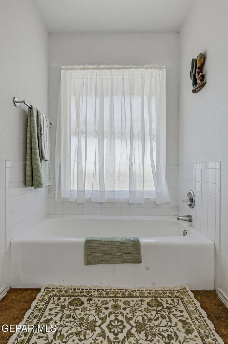 Photo of 805 BRUSSELS Way