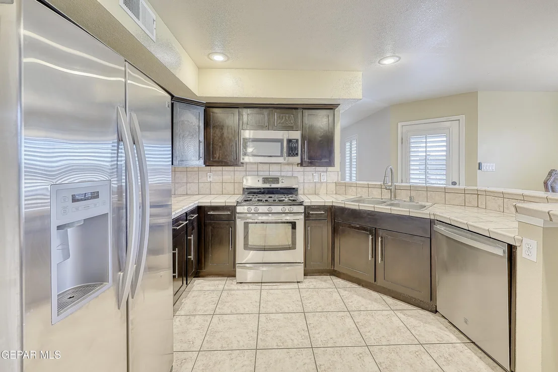 Photo of 409 EMERALD BLUFF Drive