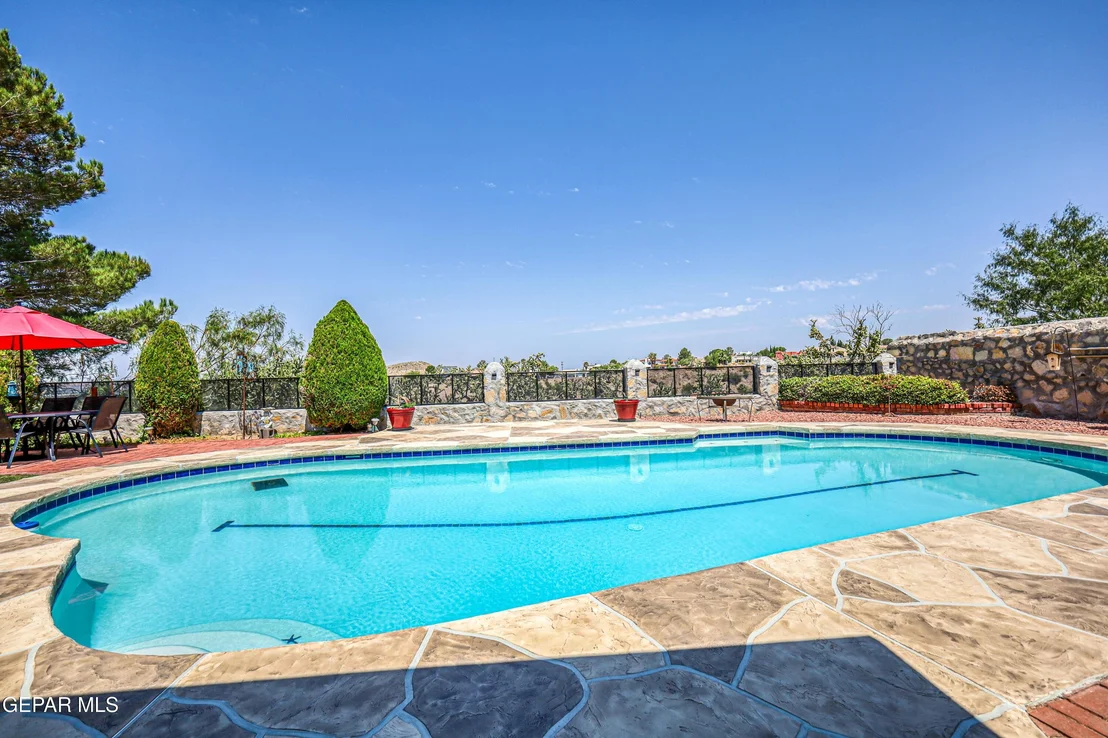 Photo of 7225 Rochester Drive