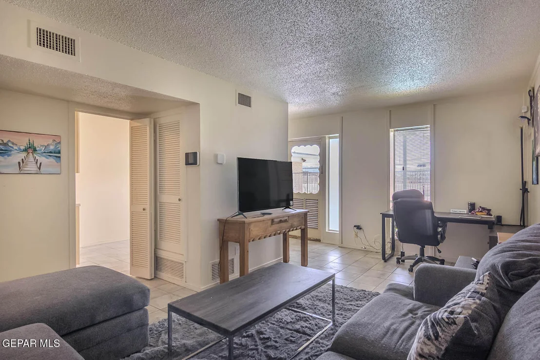 Photo of Unit E at 4155 KRUPP Drive