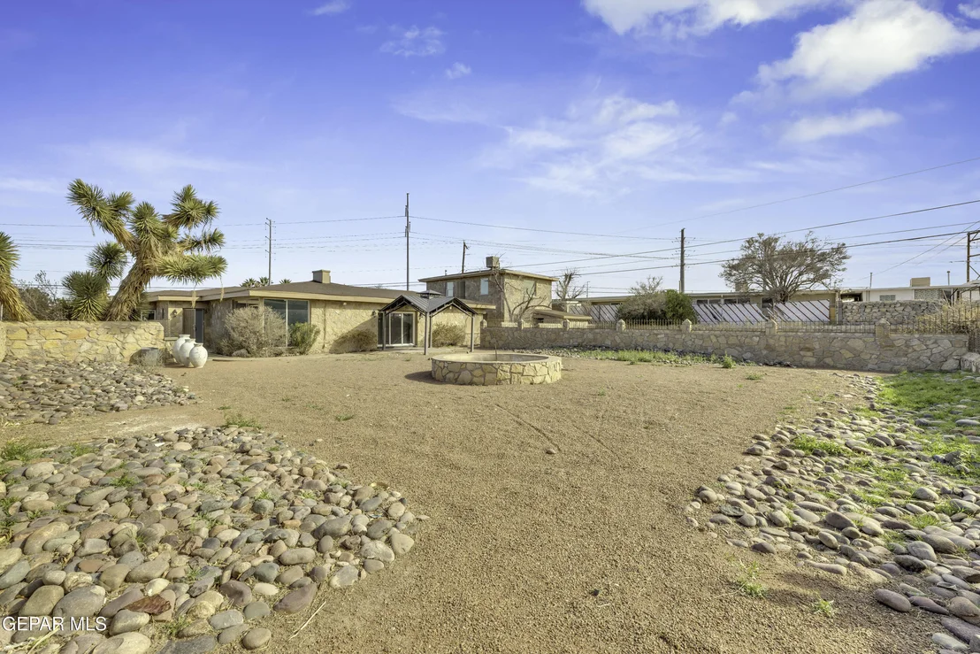 Photo of 2500 HAWLEY Circle