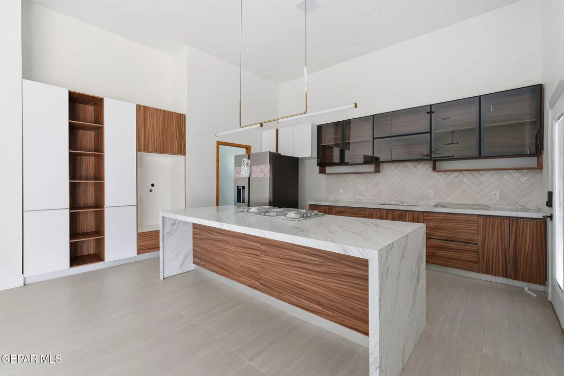 Photo of 115 BIRD Avenue