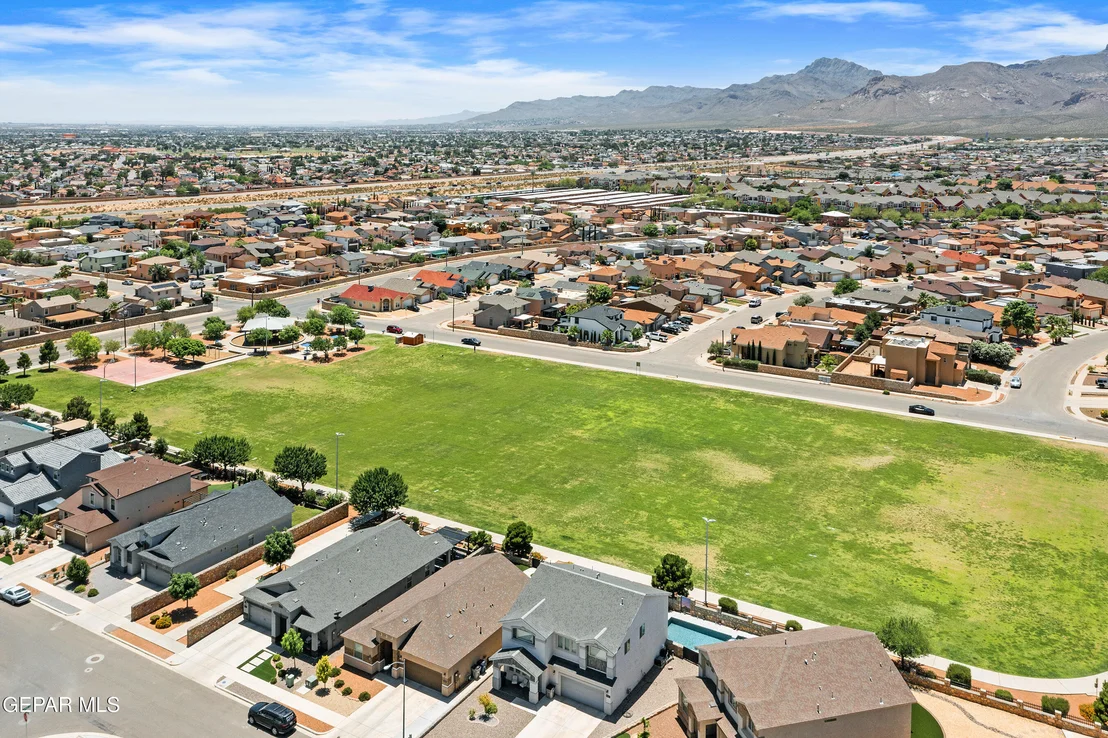 Photo of 5340 IGNACIO ALMANZAR Lane