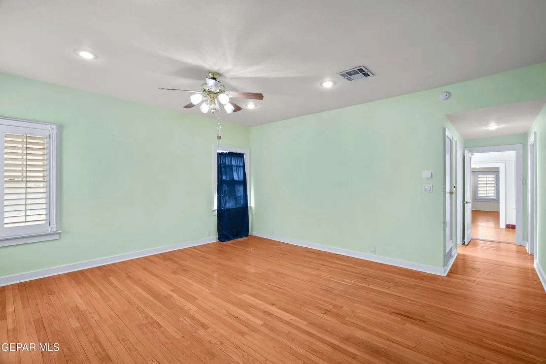 Photo of 3020 Wheeling Avenue