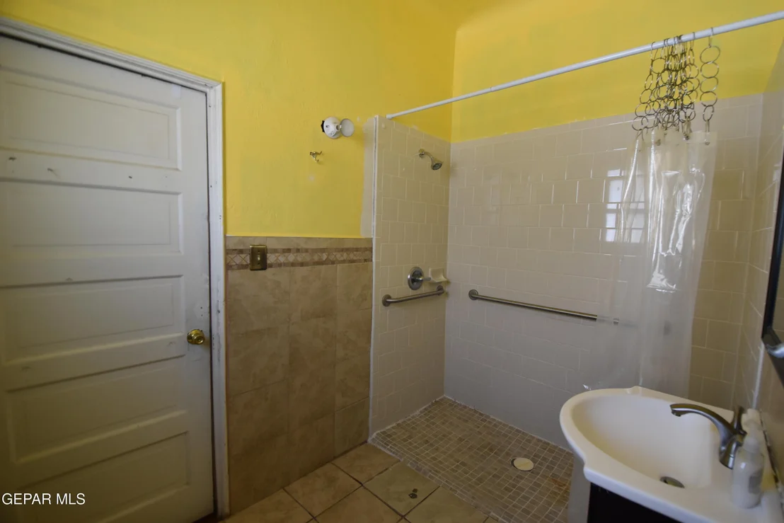 Photo of 1113 N Octavia Street