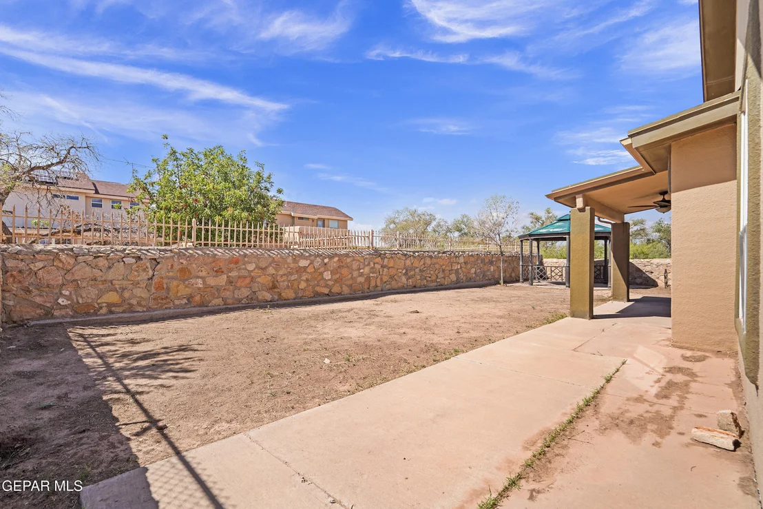 Photo of 10400 MACKENZIE ANN Place