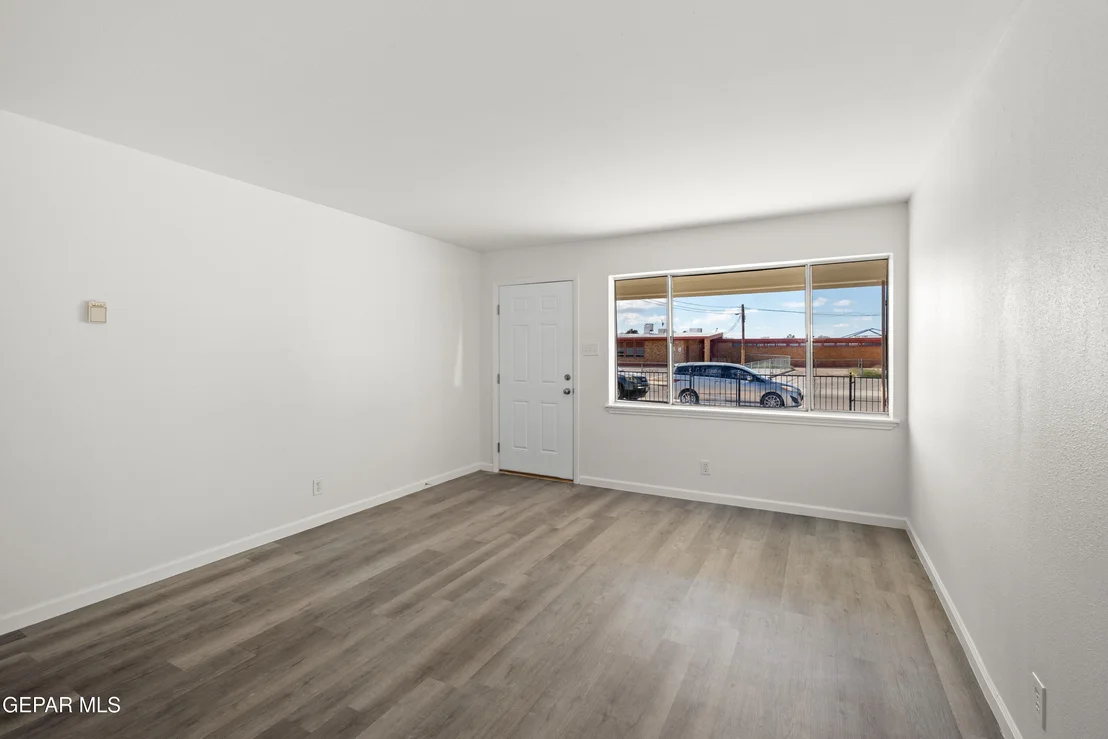 Photo of 412 INDIAN Place