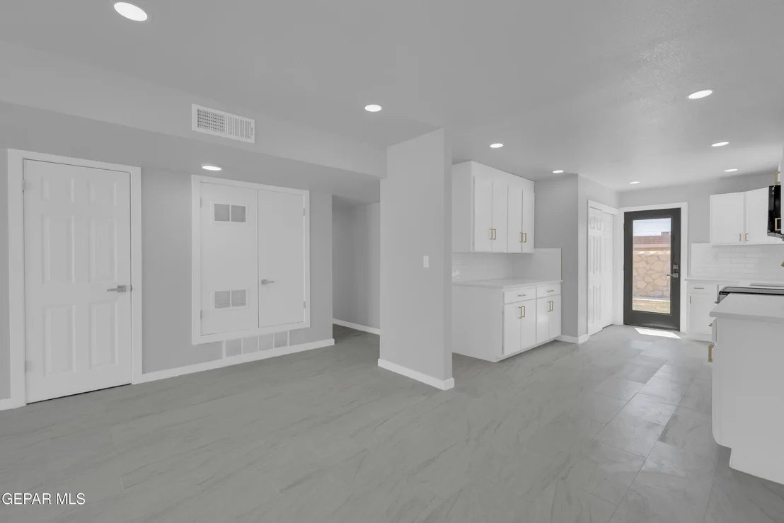 Photo of 5106 ANTONIO Avenue