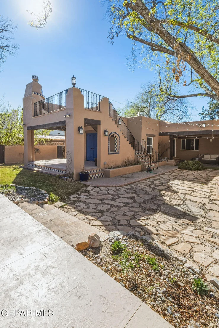 Photo of 300 ROSEMONT Drive