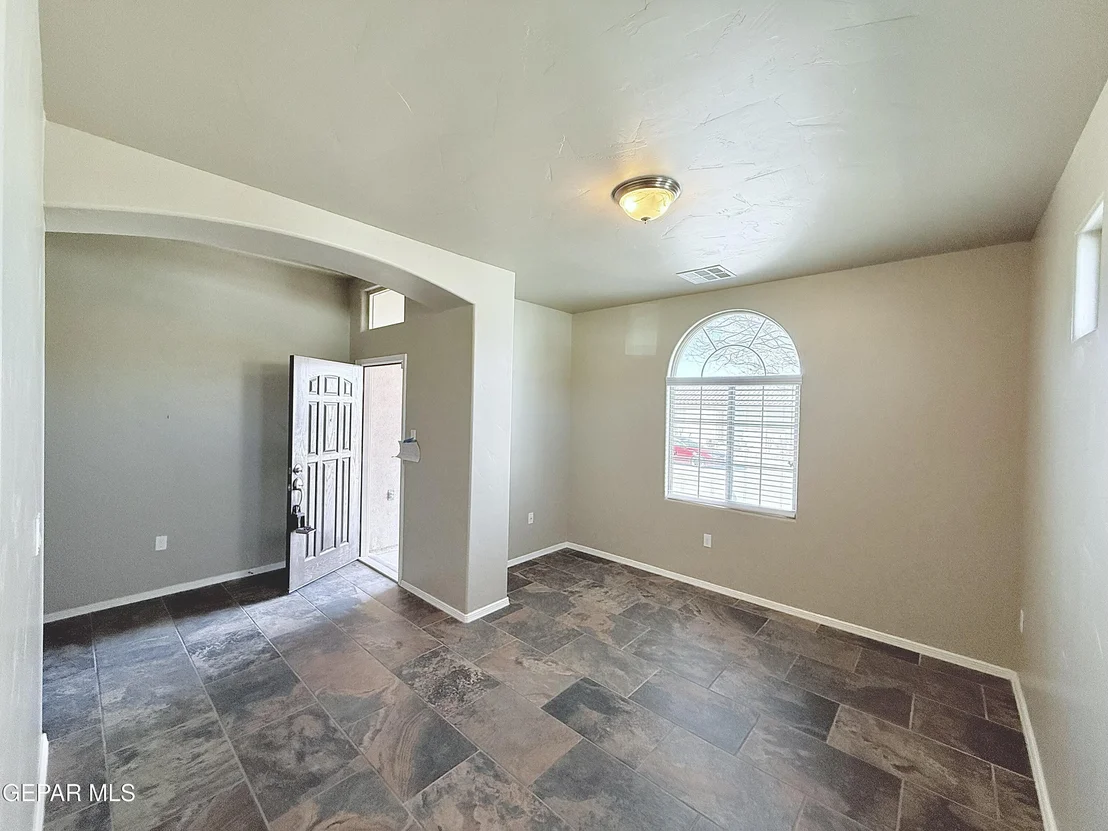 Photo of 270 SilverHill