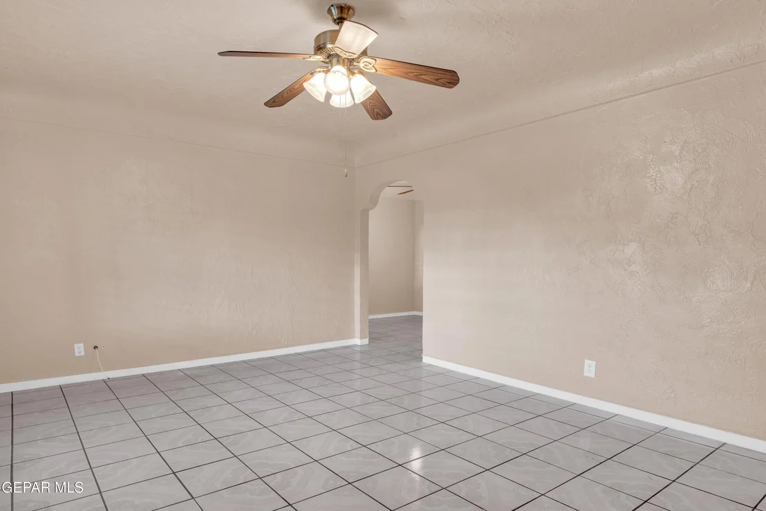 Photo of 800 Raynolds Street