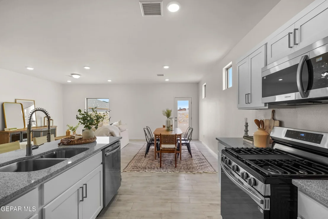 Photo of 13804 Summer Wave Avenue
